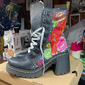 Dr. Martens Chesney boots US11/UK9 black leather lace up boots hand painted DIY